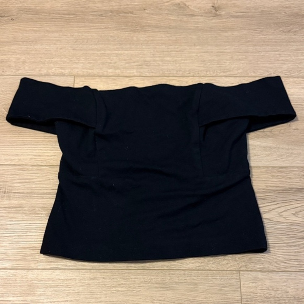 Deletta Black Off-Shoulder Blouse